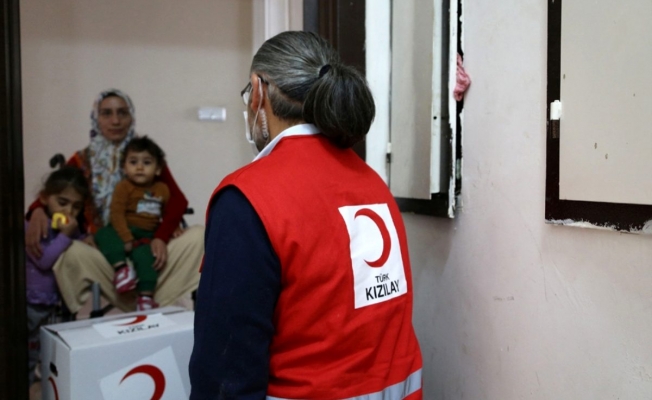 Türk Kızılayı’ndan engelli vatandaşlara gıda yardımı