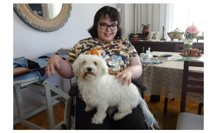 Engelli kız kitap gelirini AHBAP’a bağışlamak istiyor