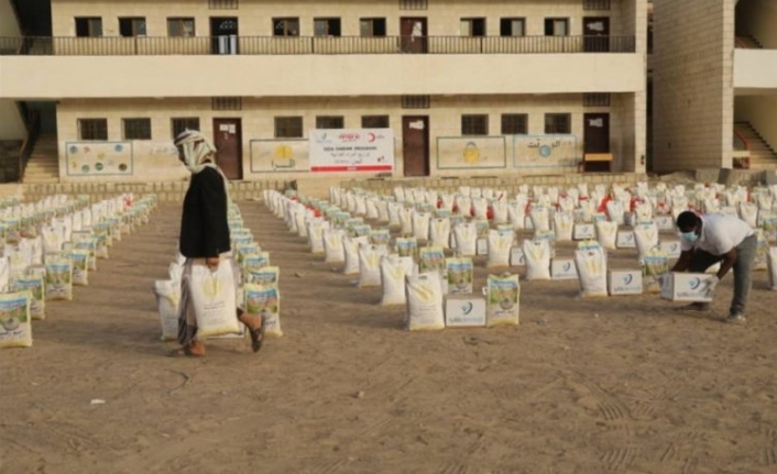 Türk Kızılaydan Yemen'de engelli ailelerine 450 koli gıda yardımı