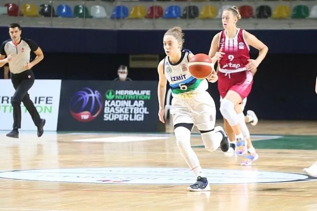 Kadınlar Süper Ligi ve Euroleague Women’da Oynayan İlk İşitme Engelli Basketbolcu