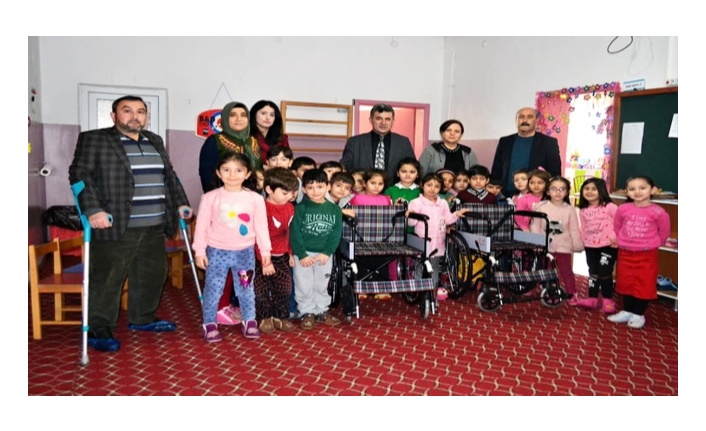 Sorgun'da ana sınıfı öğrencilerinden tekerlekli sandalye yardımı
