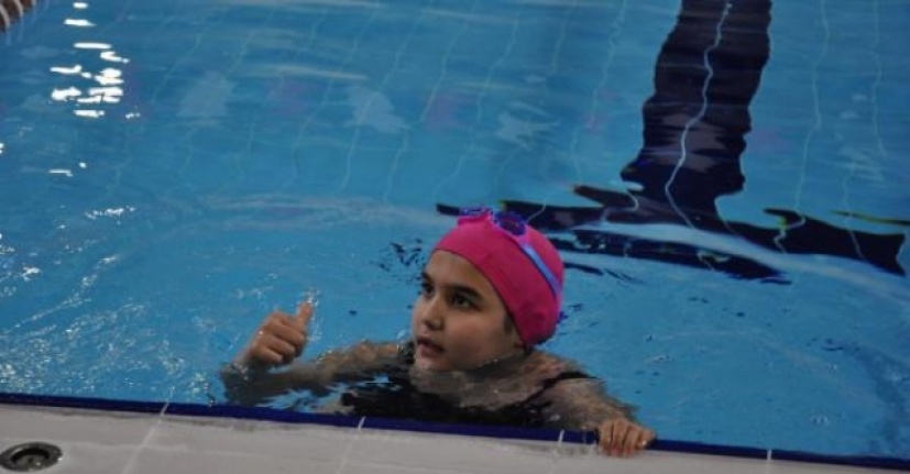 Engelli Asya yılmadı, yüzmede Türkiye 2'ncisi oldu