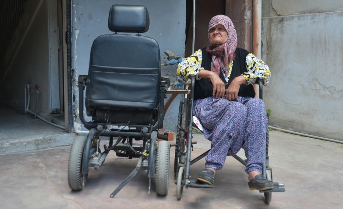 Hırsızlar engelli kadının elsiz ayaksız bıraktılar