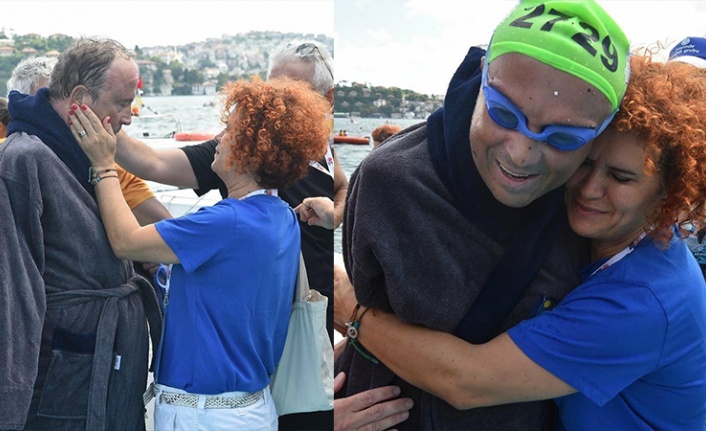 Türkiye’nin ilk engelli belediye başkanı Turan Hançerli, İstanbul Boğazı'nı yüzerek geçti