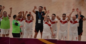 Bakan Kasapoğlu'ndan Down Sendromlular Futsal Milli Takımı'na tebrik