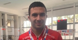 Milli yüzücü Ali Şiroğlu Avrupa şampiyonu