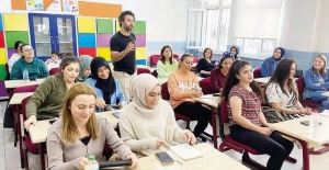 Özel çocuklara gölge öğretmen