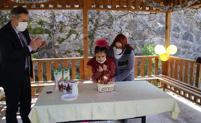 Rukiye’nin doğum gününü kutladılar