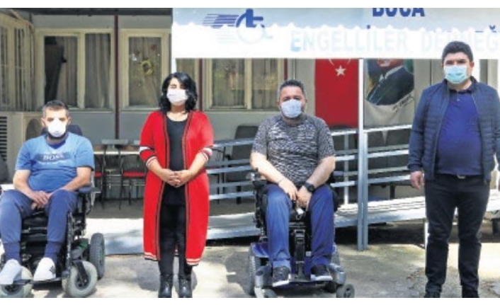 Engelsiz Tamir İstasyonu akülü tekerlekli sandalyelerin onarımını yapıyor, yolda kalmalarını engelliyor
