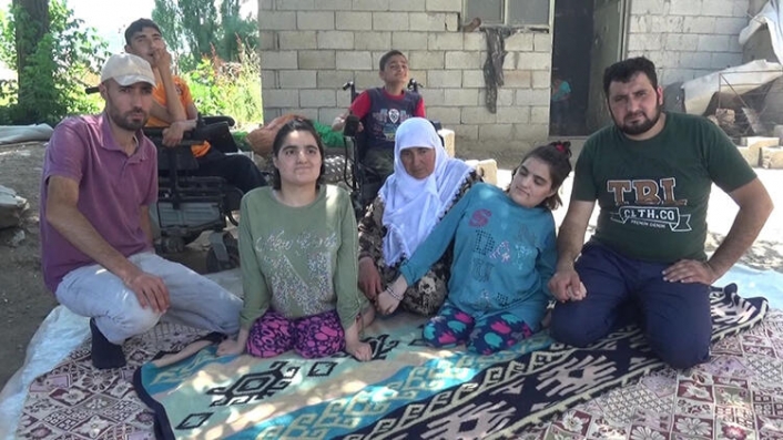 Anne ve 5 engelli kardeşlerine bakmak için Bursa'dan Muş'a geri döndüler