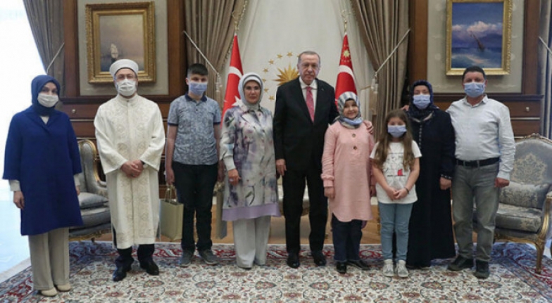 Erdoğan, görme engelli hafız Ravzanur'u kabul etti