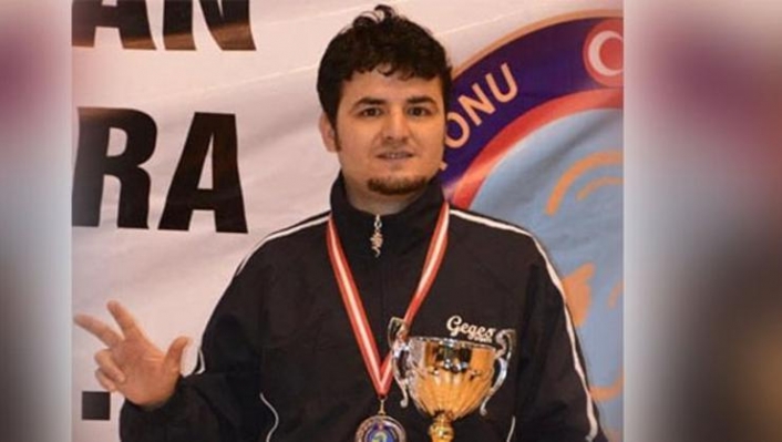 İşitme engelli eski milli sporcu Fevzi Durmaz 37 yaşında hayatını kaybetti