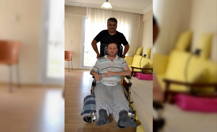 Otomobil çarpmasıyla yatağa bağımlı olan itfaiyeci, akülü tekerlekli sandalye istiyor