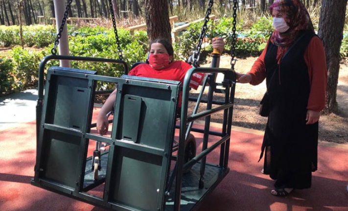 Engelli çocuklara 'engelsiz park'