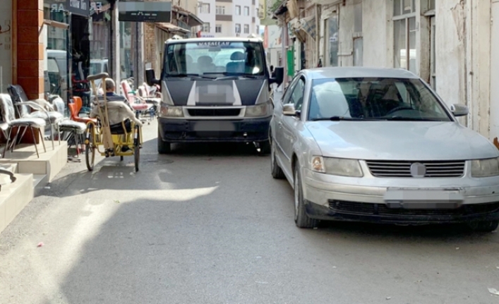 Engellilerin trafikte yaşadığı çile bitmiyor