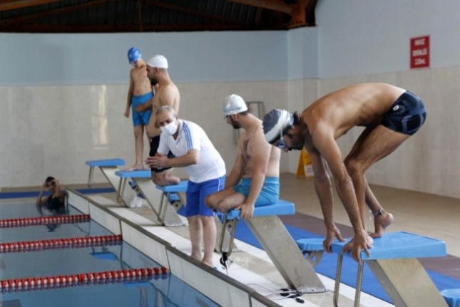 Siirtli engelli yüzücüler 14 kuralına uyarak Türkiye Şampiyonası'na hazırlanıyor