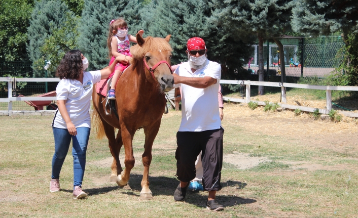 Yürüyemiyordu yürümeye, konuşamıyordu konuşmaya başladı