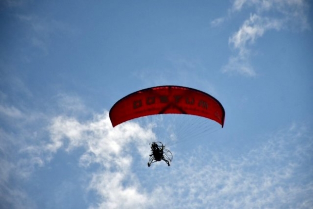 Bursa'da engelli öğrenciler 29 Ekim'i gökyüzünde uçarak kutladı