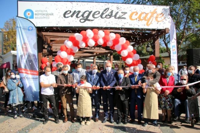 Büyükşehir Belediyesi Engelsiz Kafe hizmete girdi