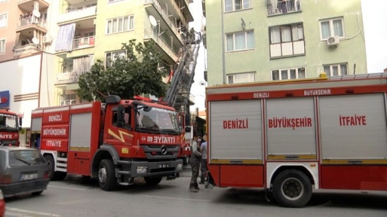 Engelli vatandaş sigarasını yakmaya çalıştı, önce kıyafetleri yandı sonra da evi