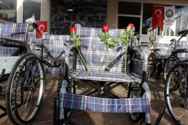 Bursa'dan Muş'a 80 engelli aracı