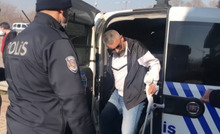 Bursa'da engelli sürücünün aracında uyuşturucu olduğu iddia edilen madde çıktı!