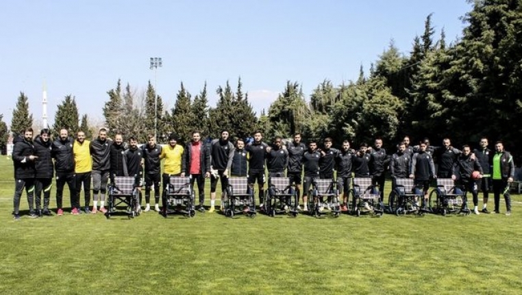 Trabzonspor'dan 61 tekerlekli sandalye bağışı!