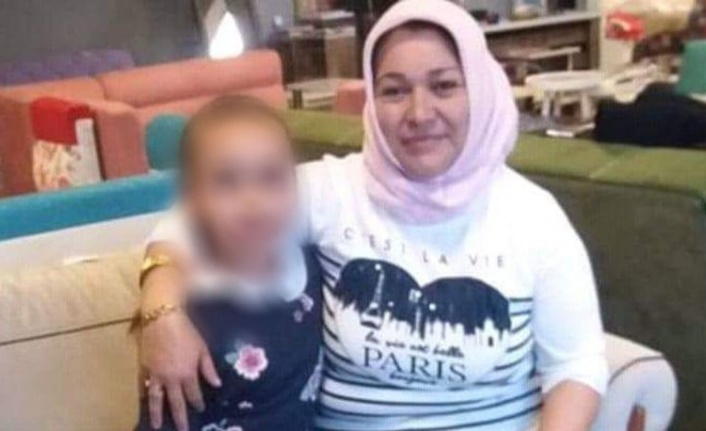 3 çocuk annesi bıçaklanarak öldürüldü; cesedi işitme engelli kızı buldu!