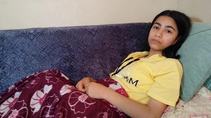 Boynuna makas saplanıp felç kalan Ezel'in isyanı: Mağdur olan ben oluyorum