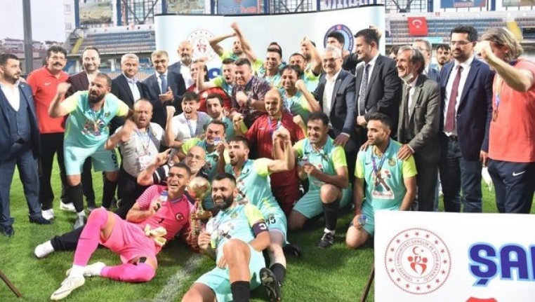 İşitme Engelliler Futbol Süper Lig'de şampiyon Karşıyaka!