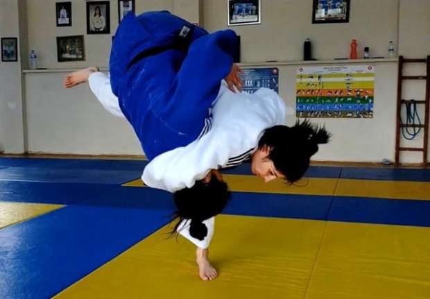 Yüzde 90 görme engelli Ecem Taşın, judo ile engelleri kaldırdı