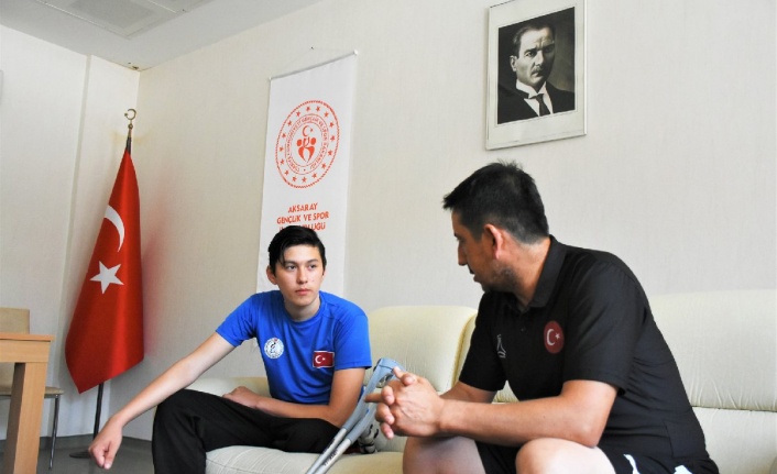 Bacağını kaybetti ama voleyboldan kopmadı