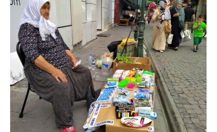 75 yaşındaki Babaannenin engelli torunları için verdiği örnek mücadele