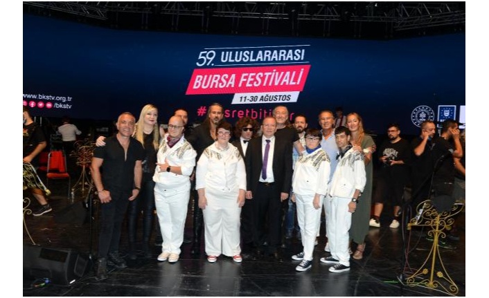 Bursa'da Senforock gecesinde dinleyiciler unutulmaz anlar yaşadı