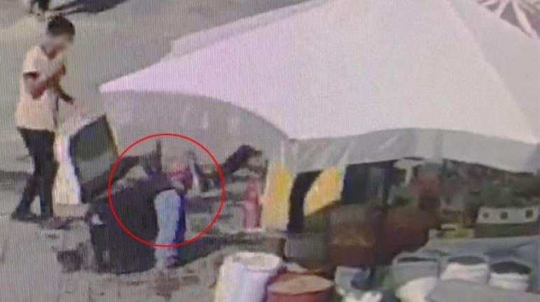 Dükkanın önünde duran engelliye tekme attı, yakalanınca "Pişmanım" dedi