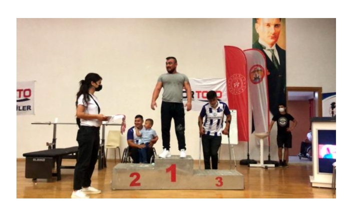 Hakan Dağ, 4 yıldır Türkiye şampiyonluklarıyla Denizli'yi gururlandırıyor
