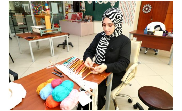 Staj için gittiği Engeliler Sarayı'nda öğrendikleriyle küçük işletme kurdu