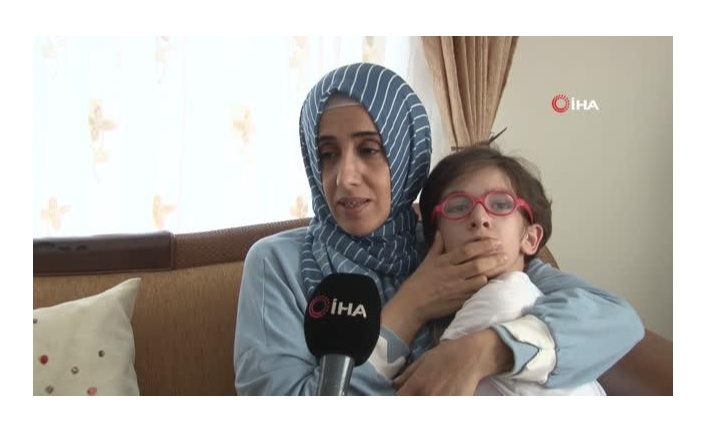 Tek isteği çocukça yaşamak ve fark edilmek