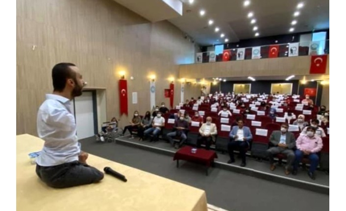 Bedensel engelli milli yüzücü Sefa Yurtkölesi Selendi'de söyleşi gerçekleştirdi