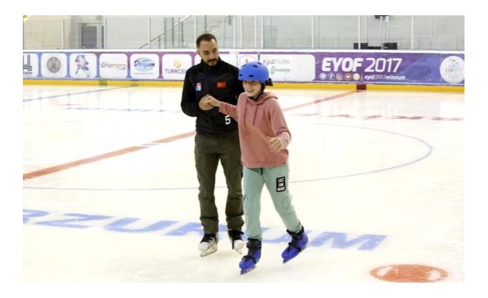 Erzurum Büyükşehir engelli çocuklar için buz pateni kursu açtı