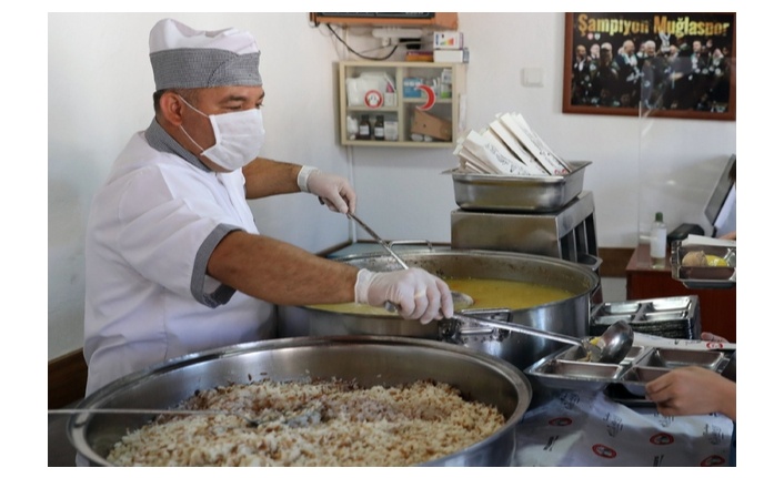 Menteşe Belediyesinden özel öğrencilere ücretsiz yemek