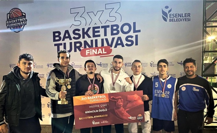 Gençler Basketbol Turnuvasında Ter Döktü