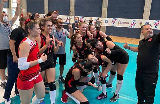 İşitme Engelliler Kadın Voleybol Milli Takımı dünya şampiyonu oldu