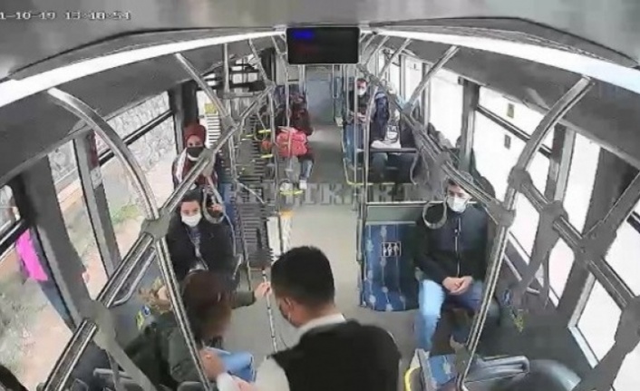Kocaeli'de otobüs şoföründen görme engelli yolcu için örnek davranış