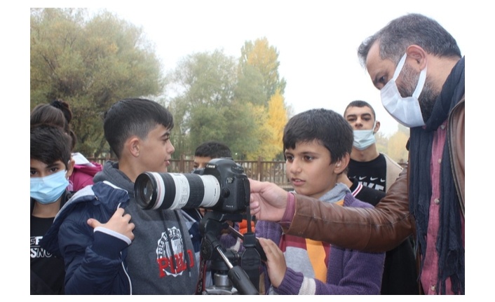 Malatya'da işitme engelli öğrencilere fotoğraf eğitimi