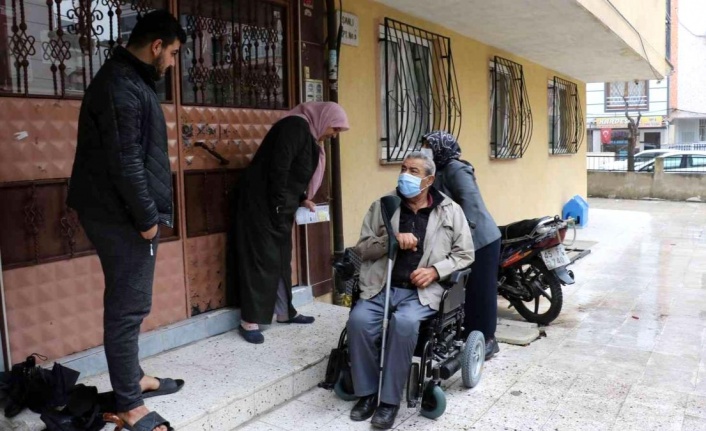 Akülü sandalyesine Yunusemre Belediyesi ile kavuştu