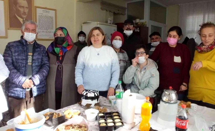 Balıkesir'de engelli vatandaşların Yerli Malı Haftası mutluluğu