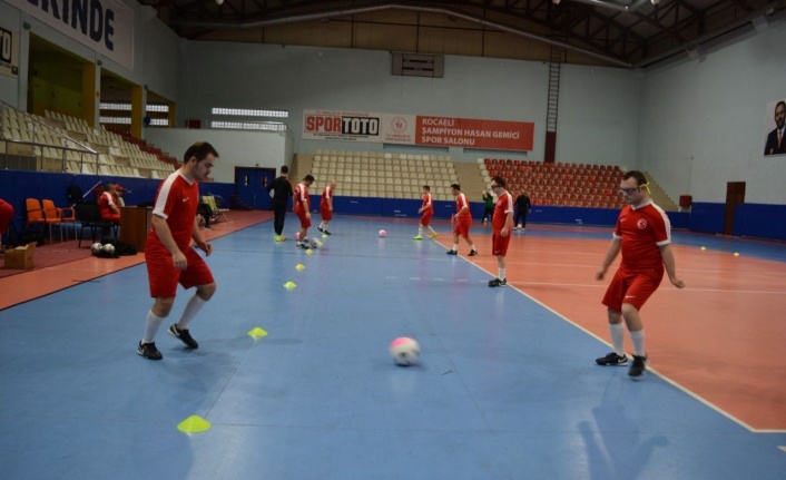 Down Sendromlular Futsal Milli Takımı, Dünya Şampiyonası için Kocaeli'de kampa girdi