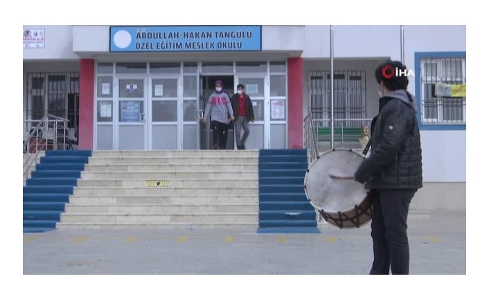 Engeli engel olmadı, çocukluk hayalini gerçeğe dönüştürdü
