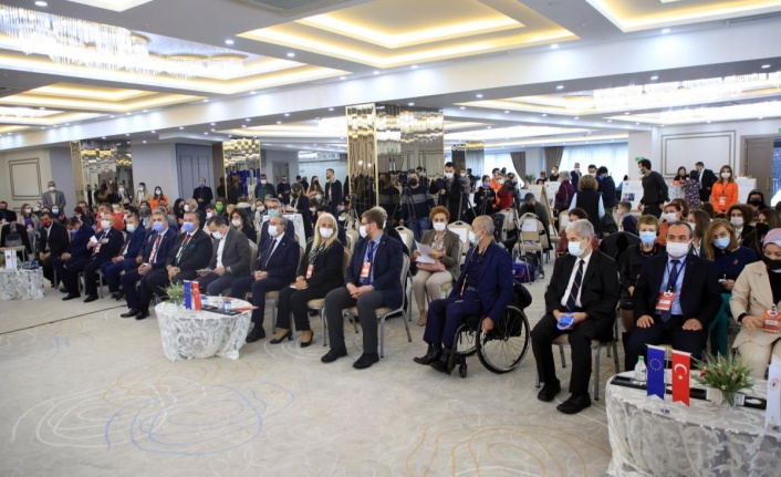 Mersin'de "Uluslararası Engellilik Zirvesi" düzenlendi